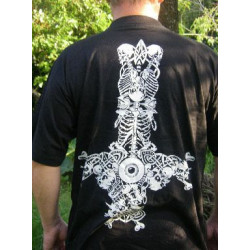 T-shirt Autre tête de mort, squelette, croix à l'envers. T-shirt Autre tête de mort, squelette, croix à l'envers.